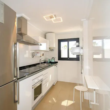 Apartamento Jardines De Las Marinas Con Una Gran Terraza