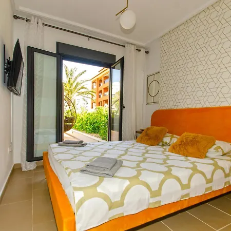 Apartamento Jardines De Las Marinas Con Una Gran Terraza